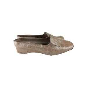 J Renee Edlyn Women's Beige  Animal Print Slip On Shoes size 8 W